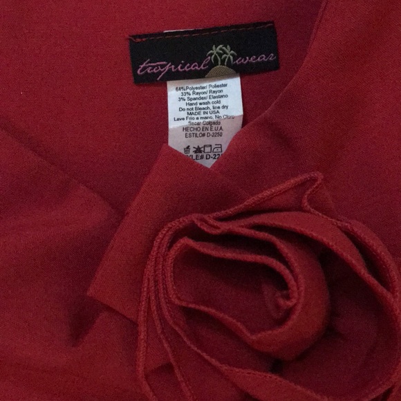 Modcloth red shift dress with flower appliqué - Picture 2 of 2